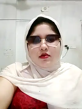 Nusrat-N live cam on StripChat