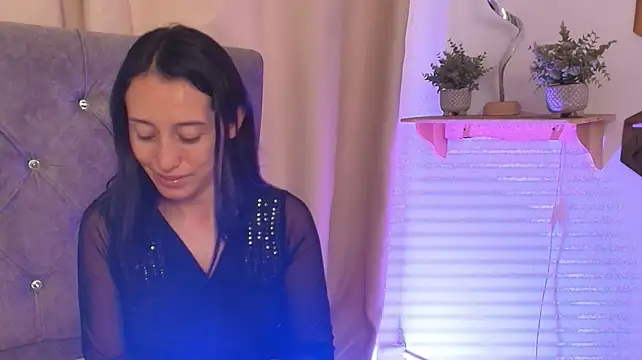 Ginevra_esposito live cam on StripChat