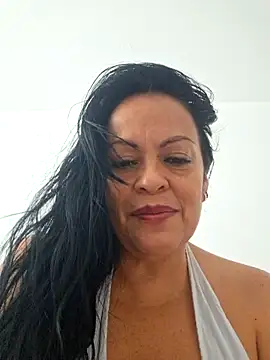 viviana-sexi live cam on StripChat