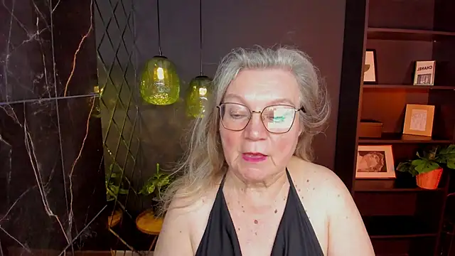 NataliMellow live cam on StripChat