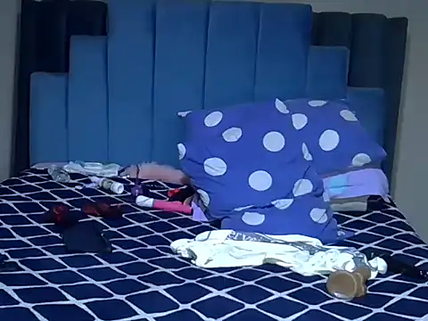 melanin_moon live cam on StripChat