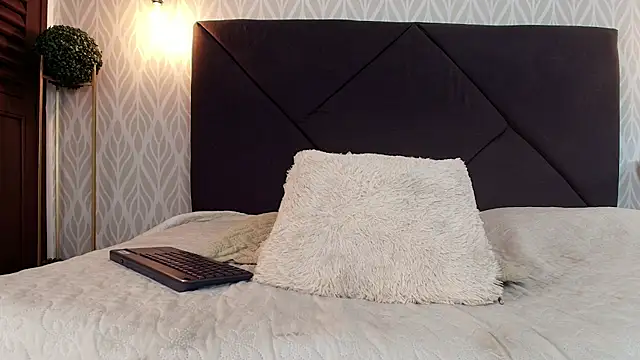 sofia_lapeira live cam on StripChat