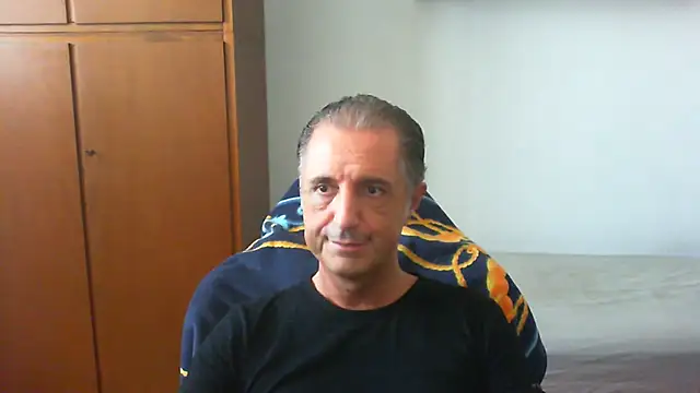 lliuk70mi live cam on StripChat