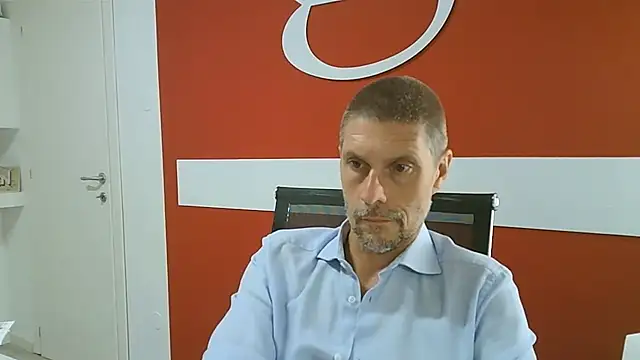 maxwell79999 live cam on StripChat