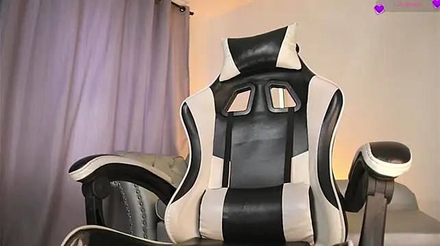 Velvet_Raze webcam