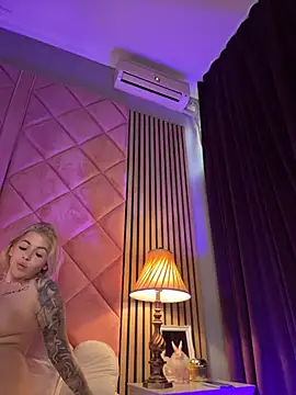 IveySin live cam on StripChat