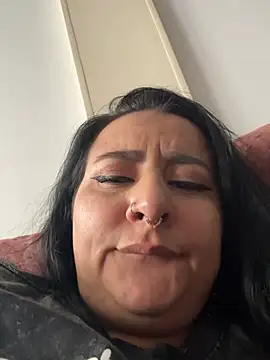 Abril_Luv live cam on StripChat