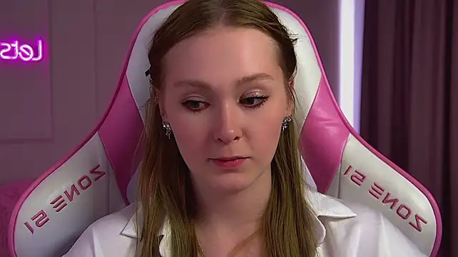 AgataFoxley live cam on StripChat