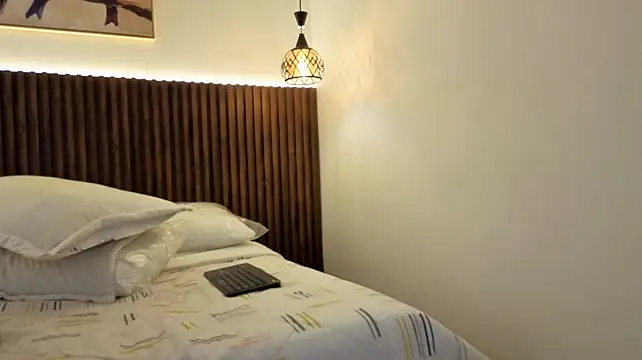 valeriavg live cam on StripChat