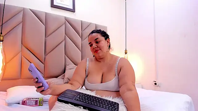 AbbySttonne live cam on StripChat
