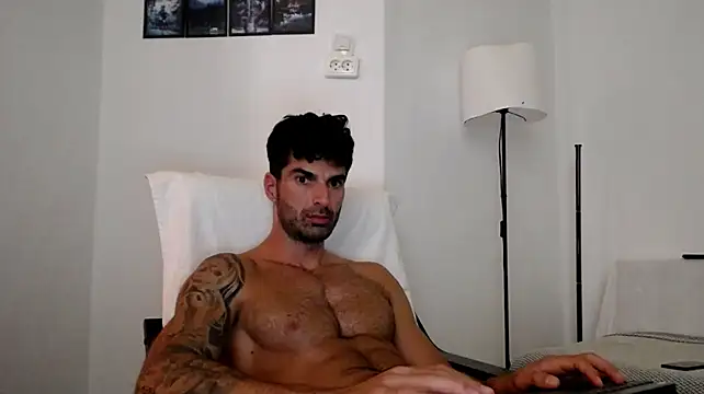 Verycutex live cam on StripChat
