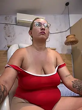 halaaa_1 live cam on StripChat