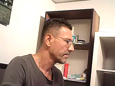 mastercharisma35 (Ask my age) - like tips pls. ı stand up for you.. okey