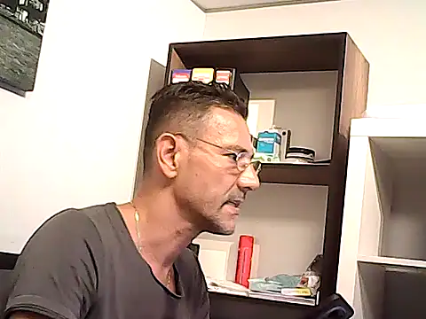 mastercharisma35 (Ask my age) - like tips pls. ı stand up for you.. okey