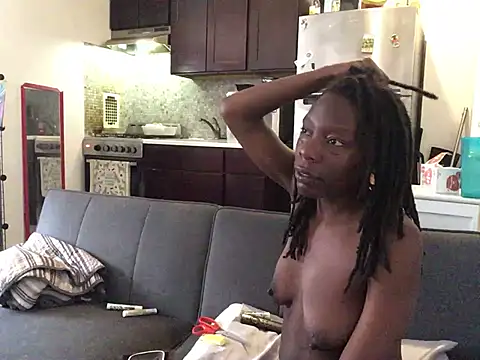 littyleesh1 live cam on StripChat