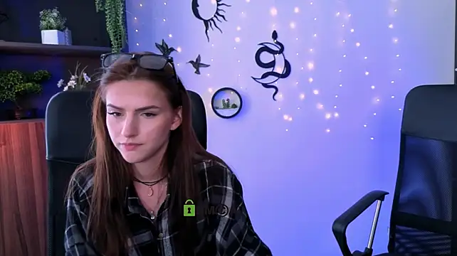 lisa_dark_ webcam