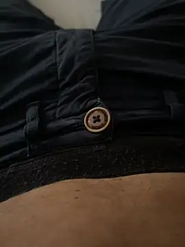 attivo32 live cam on StripChat