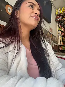 Sara-77 live cam on StripChat