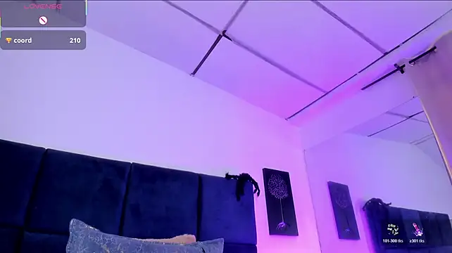 april_jones05 live cam on StripChat