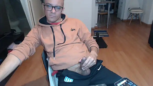 guachin_hunk live cam on StripChat