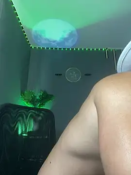 magnumchris live cam on StripChat