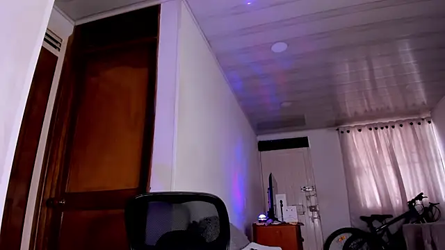 mia_velvet1