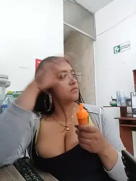 Mia_Risky-1 live sex cam