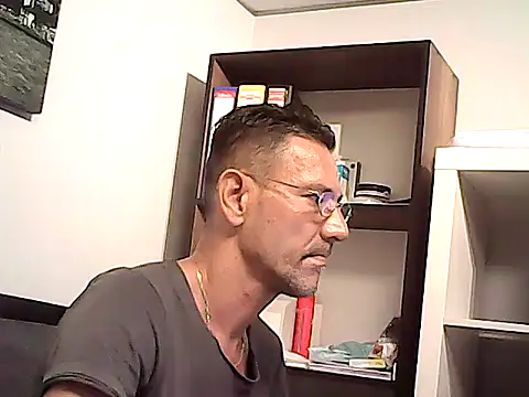 mastercharisma35 (Ask my age) - like tips pls. ı stand up for you.. okey