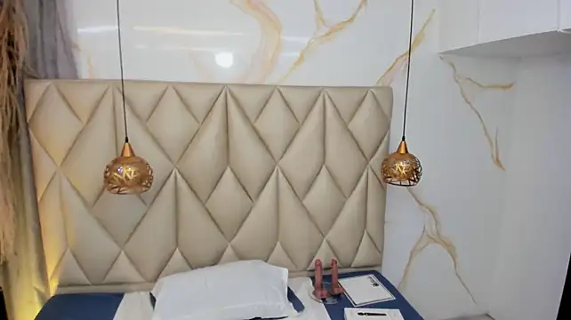 Ibbie_drastic live cam on StripChat