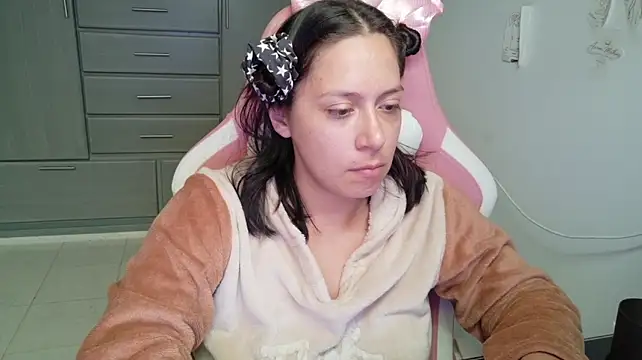 MommyMiaWs webcam