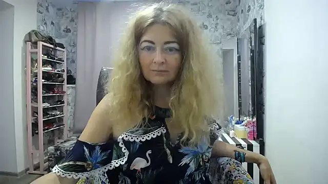 helen1974 (F mature) - Camming Home! Lifetime Daily Camming!