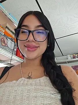 katia_sweetx (Ask my age) - show naked in public