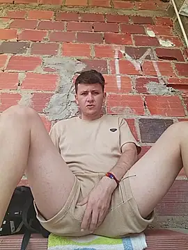 maduro-mariquita (Ask my age) - Naked in the car + fingers in the ass