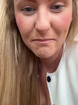 charleighbaker (F milf) - Upskirt play with pussy in bar