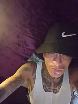 delagueto1 live cam on StripChat