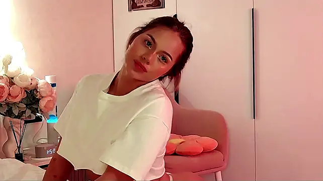 SIlviaBeyt live cam on StripChat