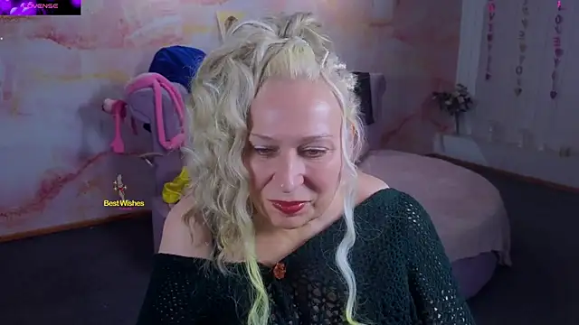 Penelope_Pinky live cam on StripChat
