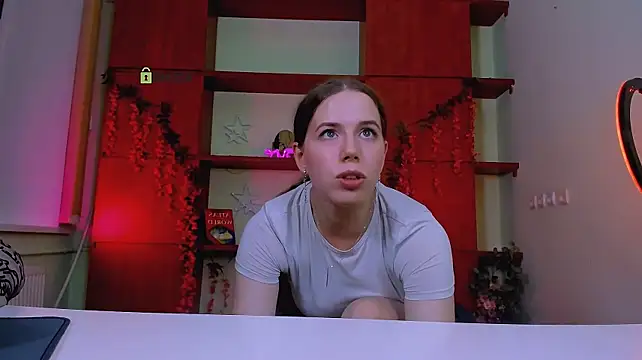 lumi_soft (Ask my age) - flash ass 1 girl