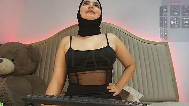 dalilasaadi_ live cam on StripChat