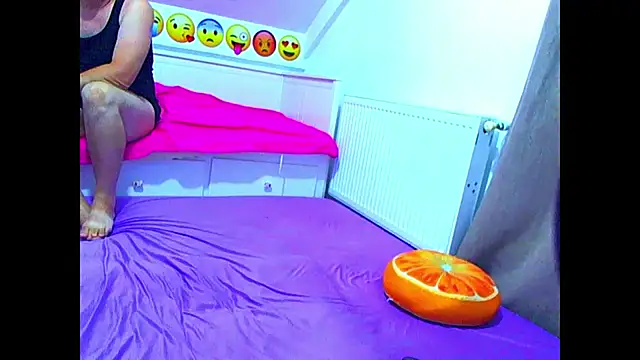evehotty (Ask my age) - show tits