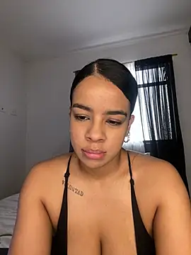trianawhite live cam on StripChat