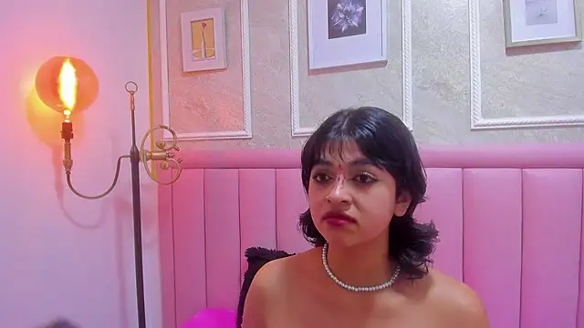 velvet_girll live cam on StripChat