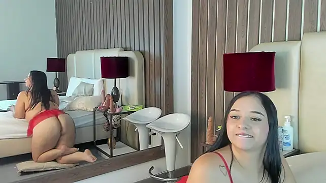 naomi_sinner live cam on StripChat