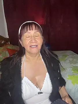Savvanahh live cam on StripChat