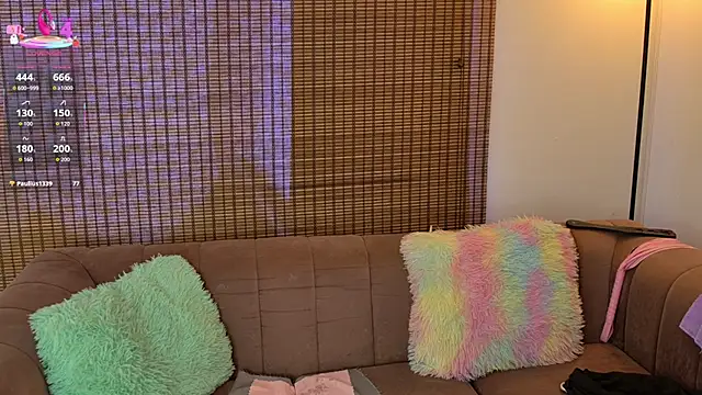 ariana_cross live cam on StripChat
