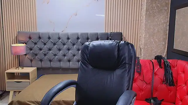 Juliet_Nasty live cam on StripChat