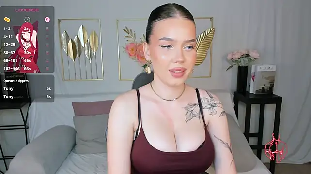 mistress_of_hearts live cam on StripChat