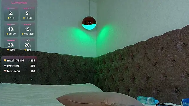 Lina_lust_ live cam on StripChat