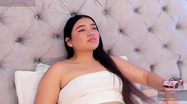 LiiaBloom live cam on StripChat