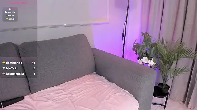 Sofiawonderr live cam on StripChat
